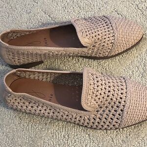 Joie woven shoe  8 1/2
